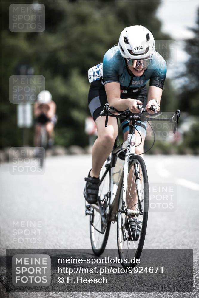21.06.2026 - 29. Vierlanden-Triathlon H.Heesch http://msf.ph/oto/9924671 21.06.2026 13:16:20 Radfahren 051, 1134 meine-sportfotos.de
