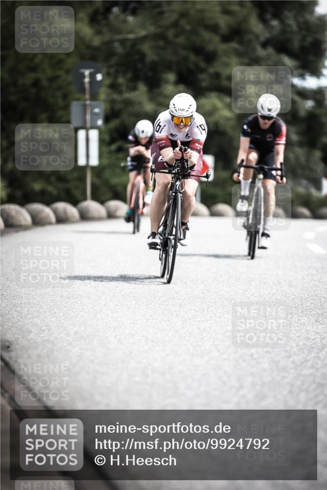21.06.2026 - 29. Vierlanden-Triathlon H.Heesch http://msf.ph/oto/9924792 21.06.2026 13:17:12 Radfahren 11, 19 meine-sportfotos.de
