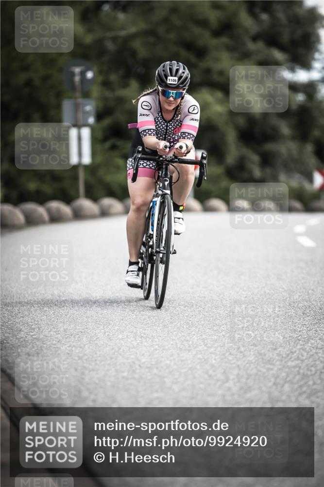 21.06.2026 - 29. Vierlanden-Triathlon H.Heesch http://msf.ph/oto/9924920 21.06.2026 13:18:09 Radfahren 11, 1105, 7001, 7001 meine-sportfotos.de