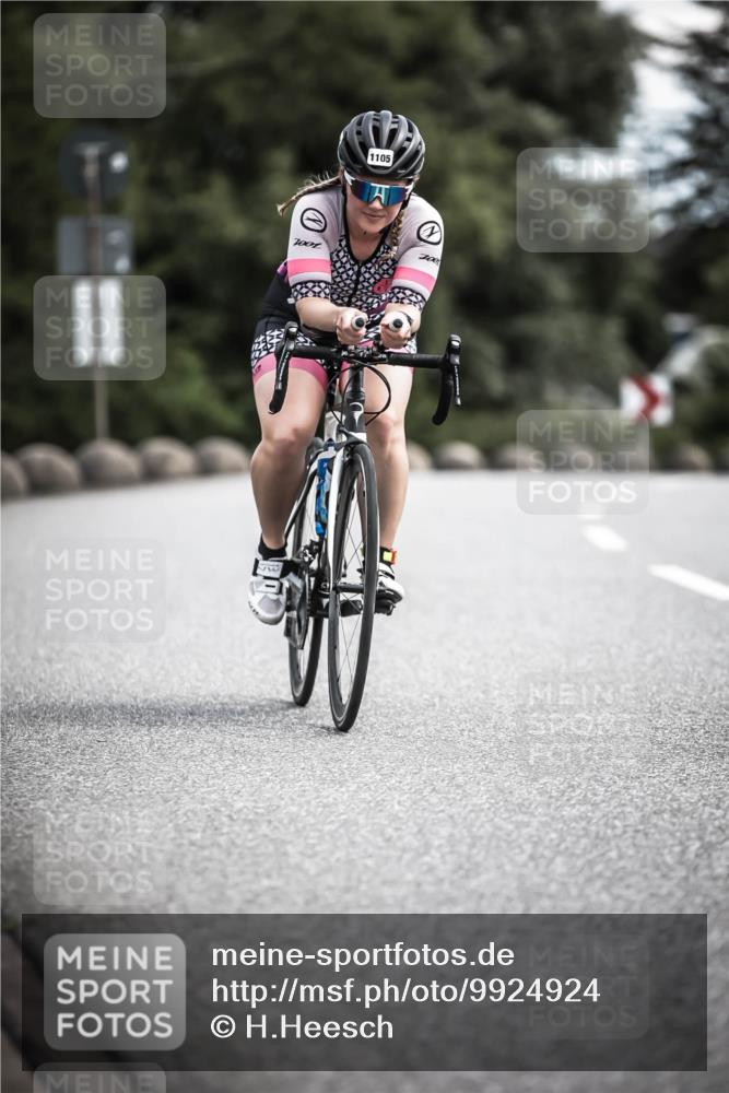 21.06.2026 - 29. Vierlanden-Triathlon H.Heesch http://msf.ph/oto/9924924 21.06.2026 13:18:09 Radfahren 1105, 7001, 700 meine-sportfotos.de