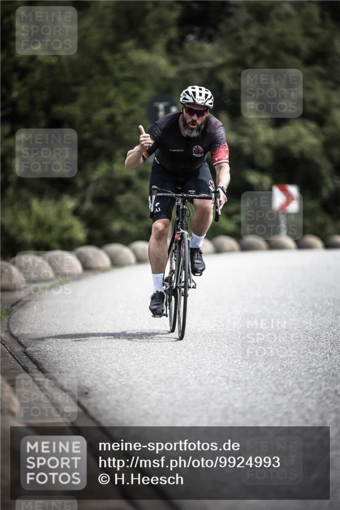 21.06.2026 - 29. Vierlanden-Triathlon H.Heesch http://msf.ph/oto/9924993 21.06.2026 13:35:09 Radfahren 1210 meine-sportfotos.de