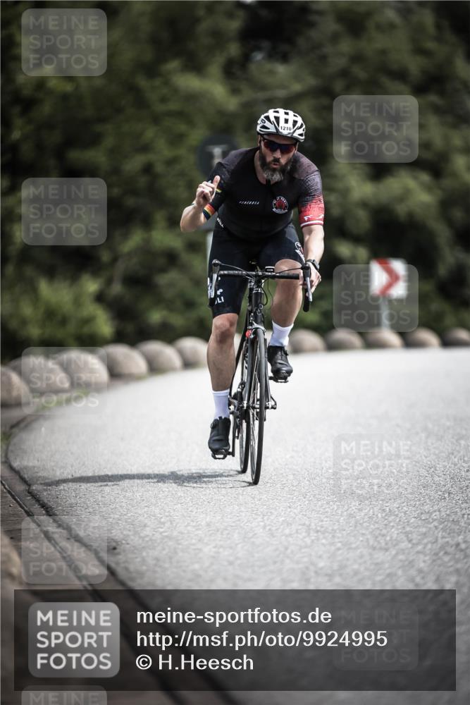 21.06.2026 - 29. Vierlanden-Triathlon H.Heesch http://msf.ph/oto/9924995 21.06.2026 13:35:09 Radfahren 1210 meine-sportfotos.de
