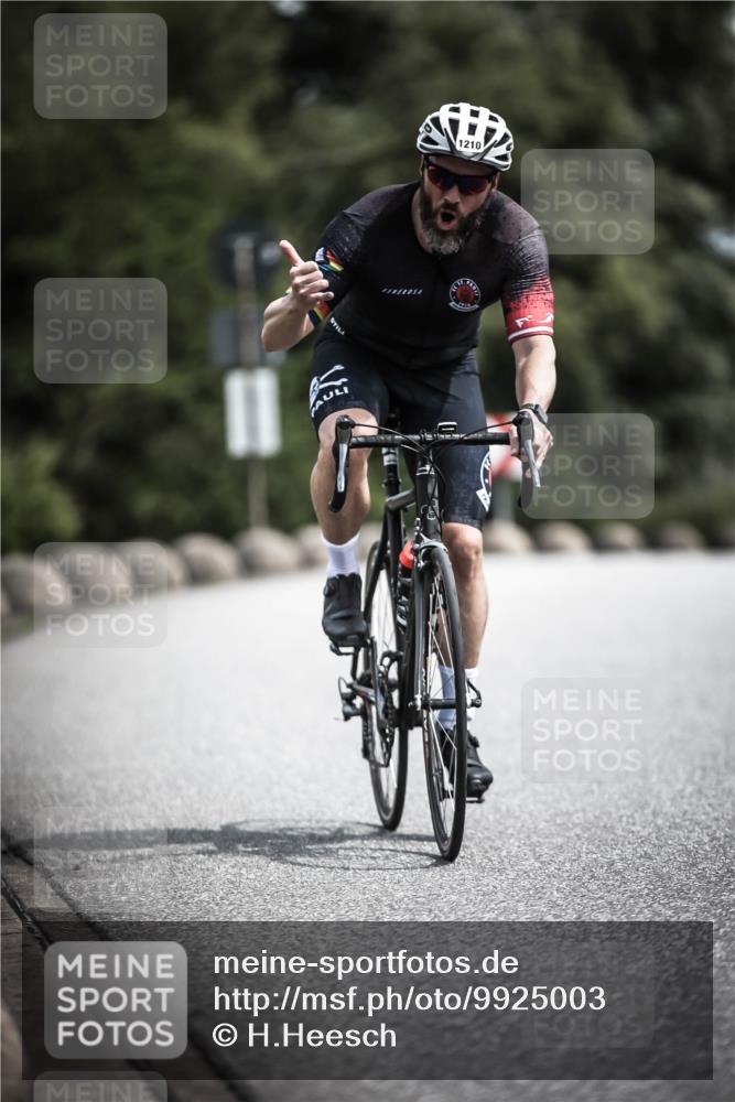 21.06.2026 - 29. Vierlanden-Triathlon H.Heesch http://msf.ph/oto/9925003 21.06.2026 13:35:10 Radfahren 1210 meine-sportfotos.de