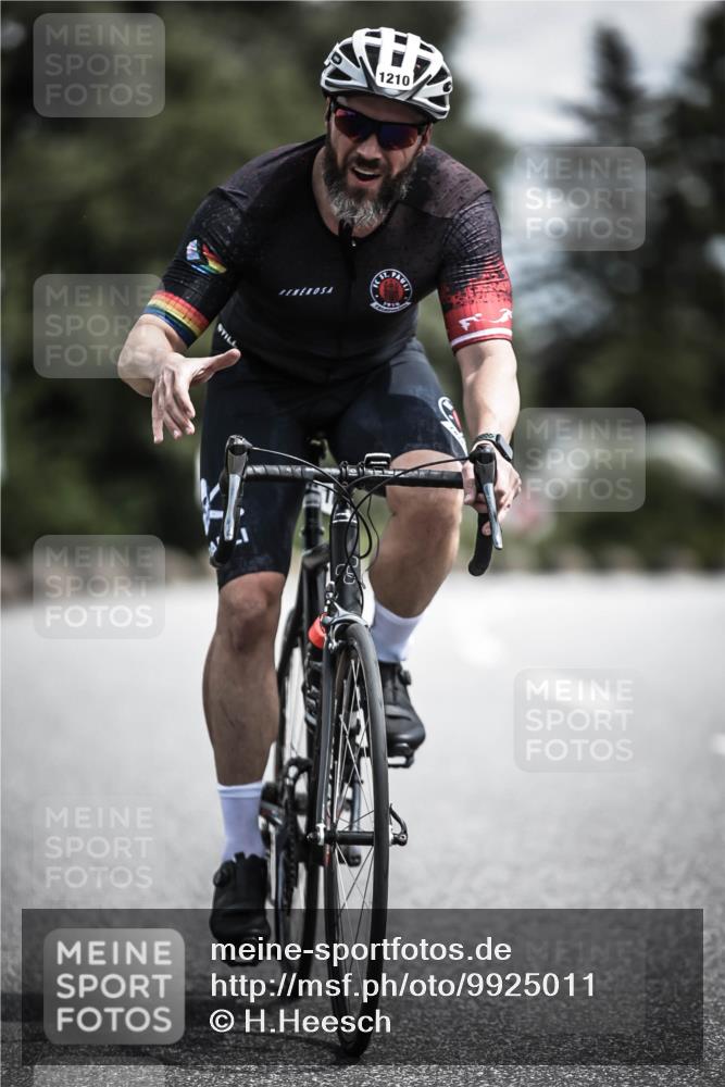21.06.2026 - 29. Vierlanden-Triathlon H.Heesch http://msf.ph/oto/9925011 21.06.2026 13:35:10 Radfahren 1210, 1910 meine-sportfotos.de