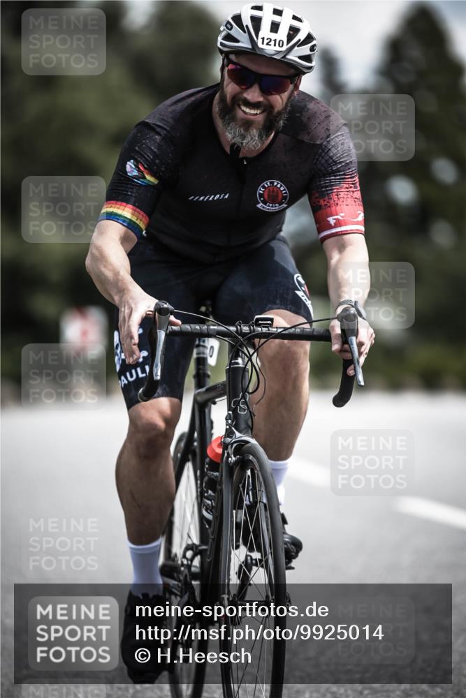 21.06.2026 - 29. Vierlanden-Triathlon H.Heesch http://msf.ph/oto/9925014 21.06.2026 13:35:10 Radfahren 10, 1210 meine-sportfotos.de