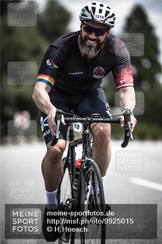 21.06.2026 - 29. Vierlanden-Triathlon H.Heesch http://msf.ph/oto/9925015 21.06.2026 13:35:10 Radfahren 10, 1210 meine-sportfotos.de