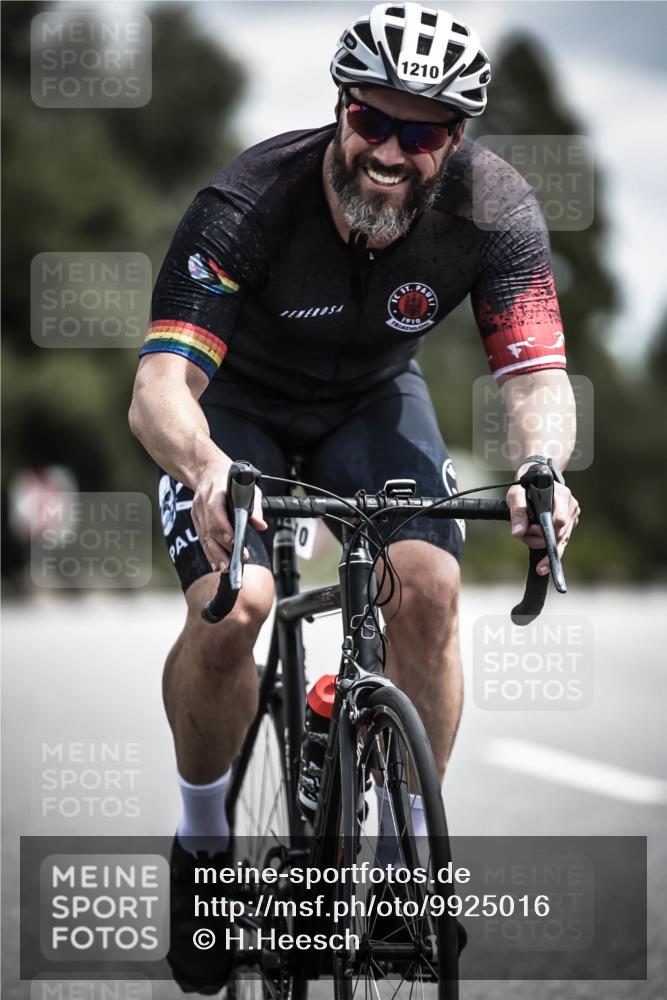 21.06.2026 - 29. Vierlanden-Triathlon H.Heesch http://msf.ph/oto/9925016 21.06.2026 13:35:10 Radfahren 10, 1210 meine-sportfotos.de