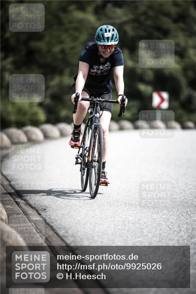 21.06.2026 - 29. Vierlanden-Triathlon H.Heesch http://msf.ph/oto/9925026 21.06.2026 13:35:56 Radfahren 1177 meine-sportfotos.de