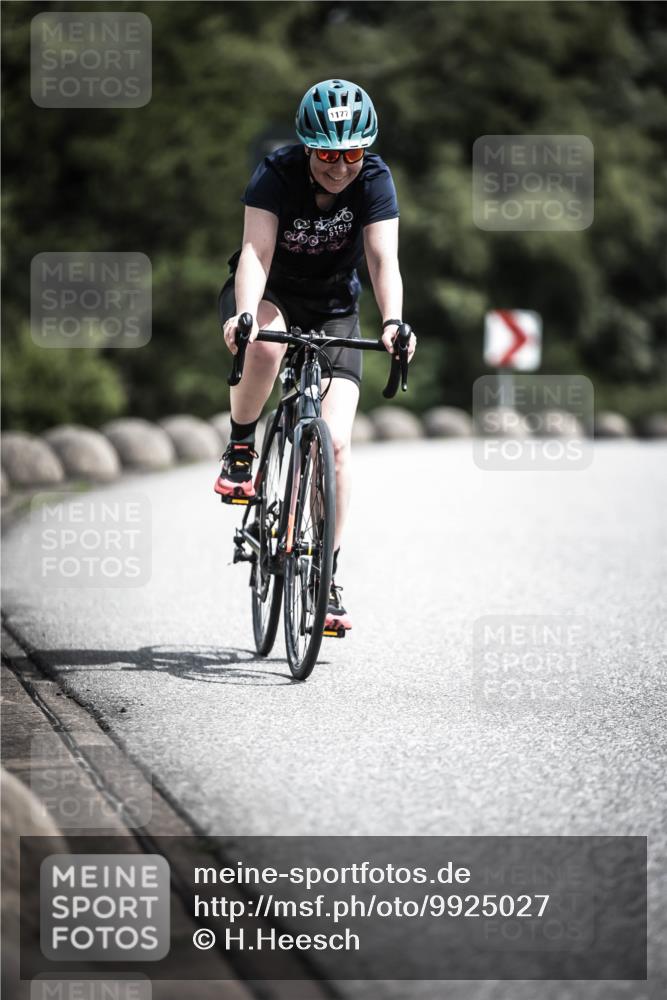 21.06.2026 - 29. Vierlanden-Triathlon H.Heesch http://msf.ph/oto/9925027 21.06.2026 13:35:56 Radfahren 1177 meine-sportfotos.de