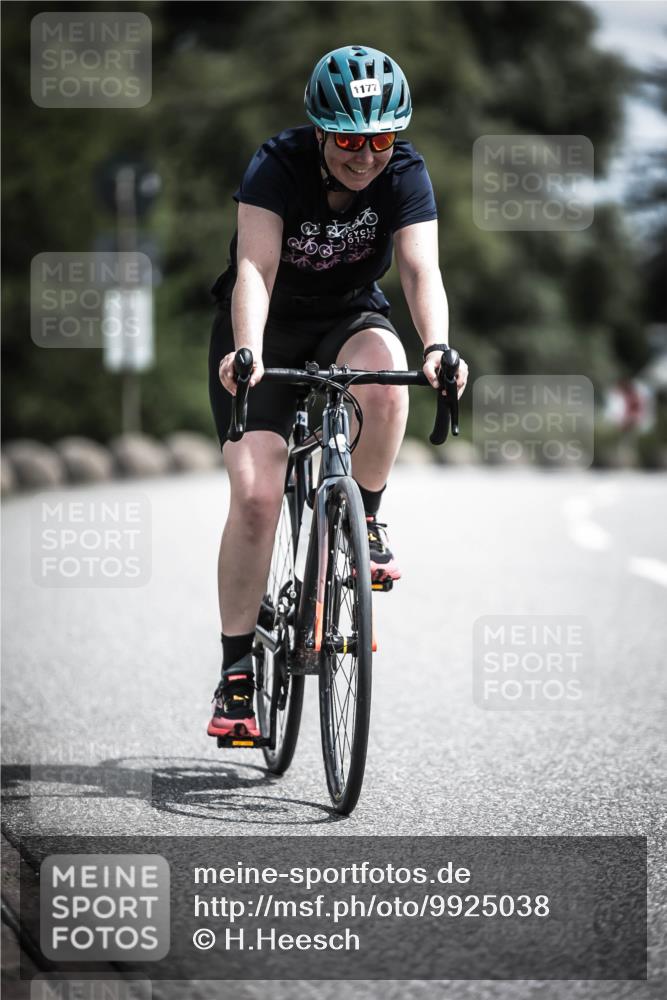 21.06.2026 - 29. Vierlanden-Triathlon H.Heesch http://msf.ph/oto/9925038 21.06.2026 13:35:57 Radfahren 1177 meine-sportfotos.de