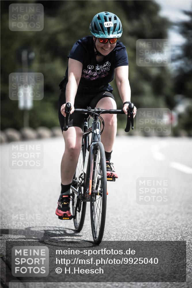 21.06.2026 - 29. Vierlanden-Triathlon H.Heesch http://msf.ph/oto/9925040 21.06.2026 13:35:57 Radfahren 1177 meine-sportfotos.de