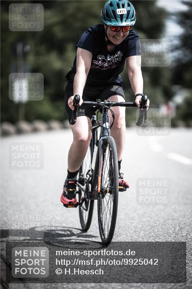 21.06.2026 - 29. Vierlanden-Triathlon H.Heesch http://msf.ph/oto/9925042 21.06.2026 13:35:57 Radfahren 1177 meine-sportfotos.de