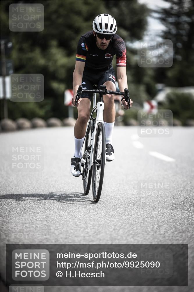 21.06.2026 - 29. Vierlanden-Triathlon H.Heesch http://msf.ph/oto/9925090 21.06.2026 13:37:42 Radfahren 11, 1096 meine-sportfotos.de