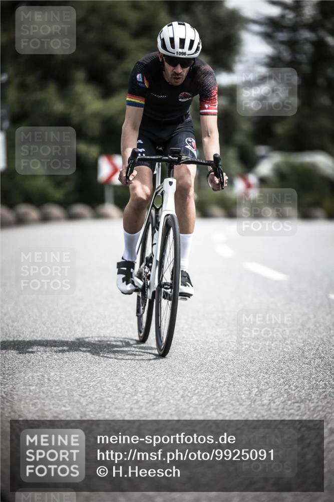21.06.2026 - 29. Vierlanden-Triathlon H.Heesch http://msf.ph/oto/9925091 21.06.2026 13:37:42 Radfahren 1096 meine-sportfotos.de