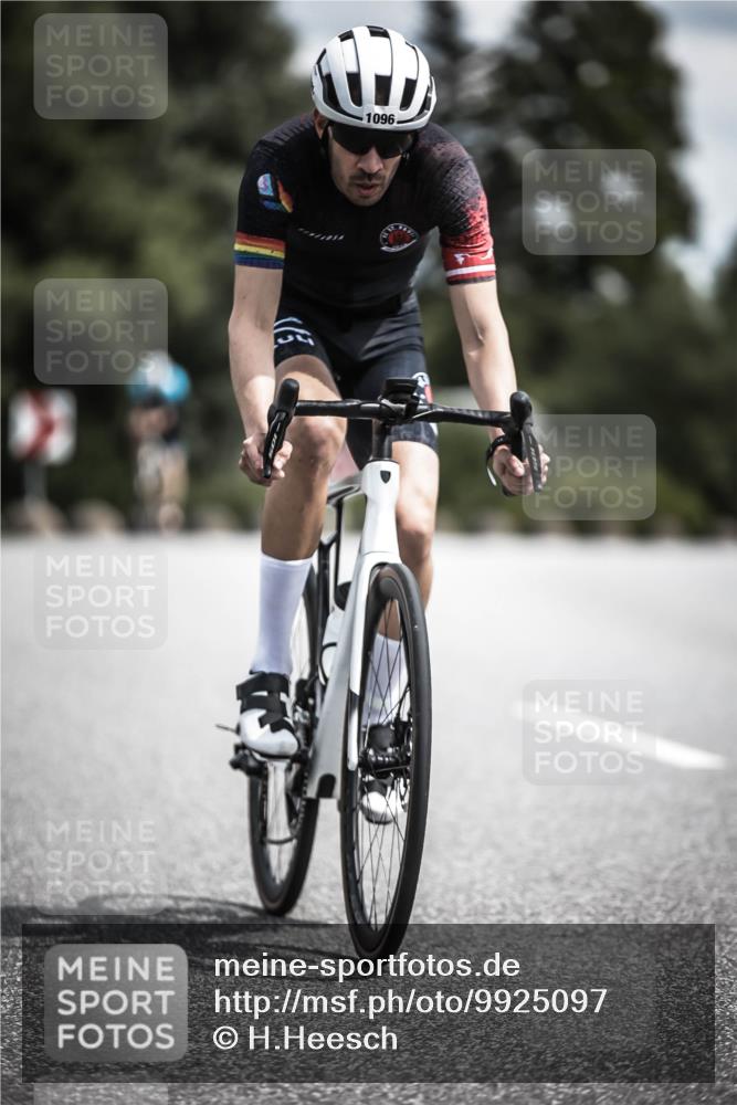 21.06.2026 - 29. Vierlanden-Triathlon H.Heesch http://msf.ph/oto/9925097 21.06.2026 13:37:43 Radfahren 1096 meine-sportfotos.de