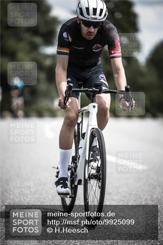 21.06.2026 - 29. Vierlanden-Triathlon H.Heesch http://msf.ph/oto/9925099 21.06.2026 13:37:43 Radfahren 1096 meine-sportfotos.de