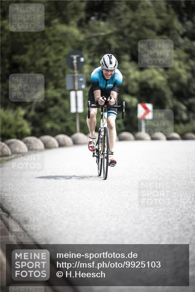 21.06.2026 - 29. Vierlanden-Triathlon H.Heesch http://msf.ph/oto/9925103 21.06.2026 13:37:46 Radfahren 1182 meine-sportfotos.de