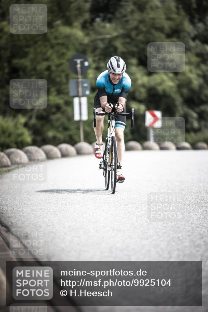 21.06.2026 - 29. Vierlanden-Triathlon H.Heesch http://msf.ph/oto/9925104 21.06.2026 13:37:47 Radfahren 1182 meine-sportfotos.de