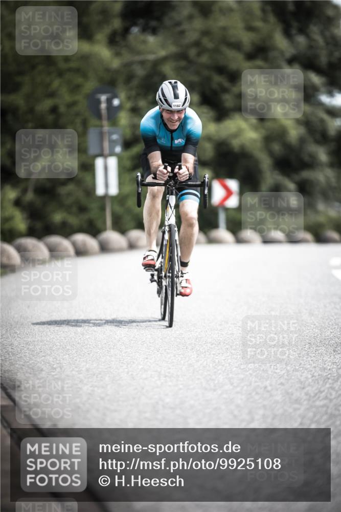 21.06.2026 - 29. Vierlanden-Triathlon H.Heesch http://msf.ph/oto/9925108 21.06.2026 13:37:47 Radfahren 1182 meine-sportfotos.de