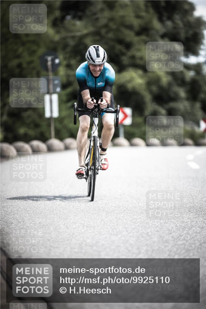 21.06.2026 - 29. Vierlanden-Triathlon H.Heesch http://msf.ph/oto/9925110 21.06.2026 13:37:47 Radfahren 11, 1182 meine-sportfotos.de