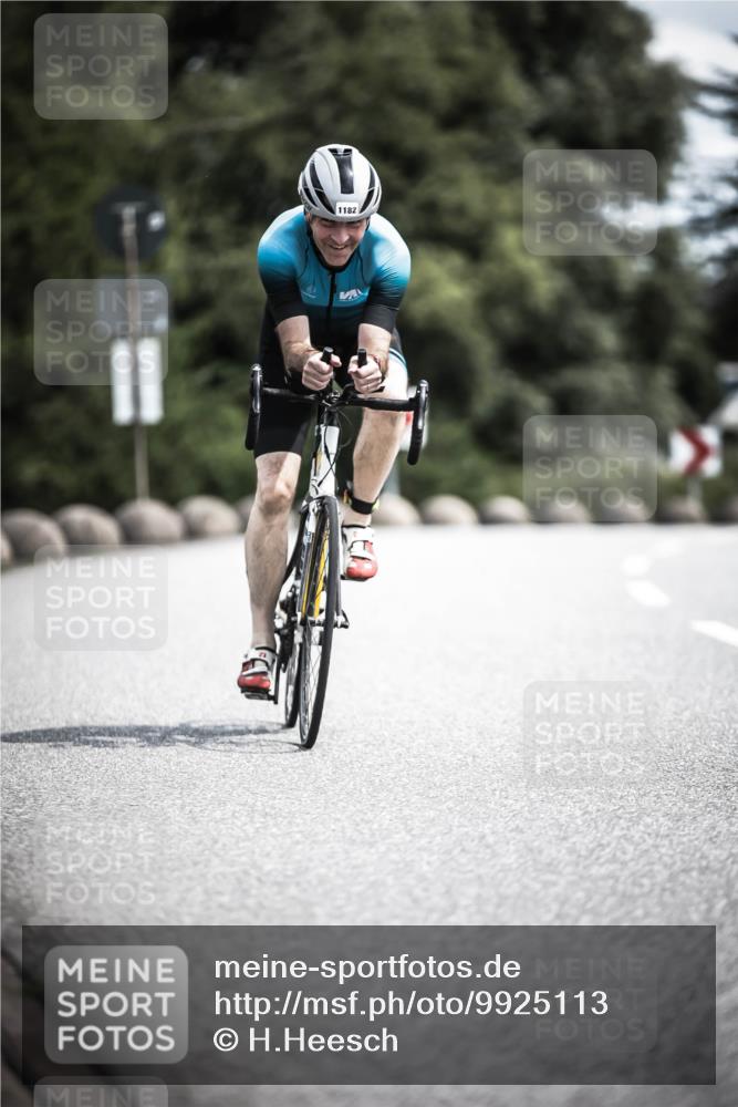 21.06.2026 - 29. Vierlanden-Triathlon H.Heesch http://msf.ph/oto/9925113 21.06.2026 13:37:47 Radfahren 11, 1182 meine-sportfotos.de