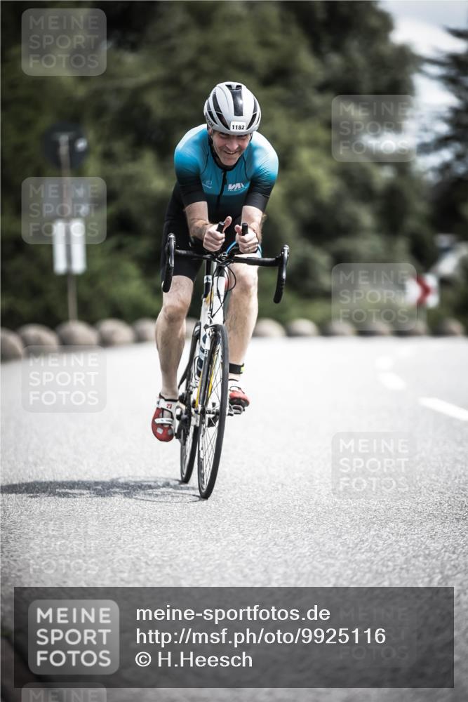 21.06.2026 - 29. Vierlanden-Triathlon H.Heesch http://msf.ph/oto/9925116 21.06.2026 13:37:47 Radfahren 11, 1182 meine-sportfotos.de