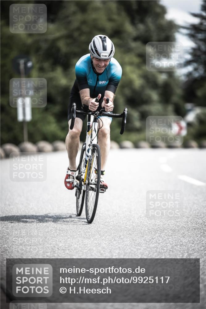 21.06.2026 - 29. Vierlanden-Triathlon H.Heesch http://msf.ph/oto/9925117 21.06.2026 13:37:47 Radfahren 11, 1182 meine-sportfotos.de