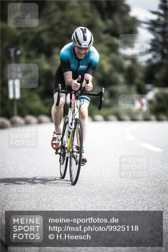 21.06.2026 - 29. Vierlanden-Triathlon H.Heesch http://msf.ph/oto/9925118 21.06.2026 13:37:47 Radfahren 11, 1182 meine-sportfotos.de