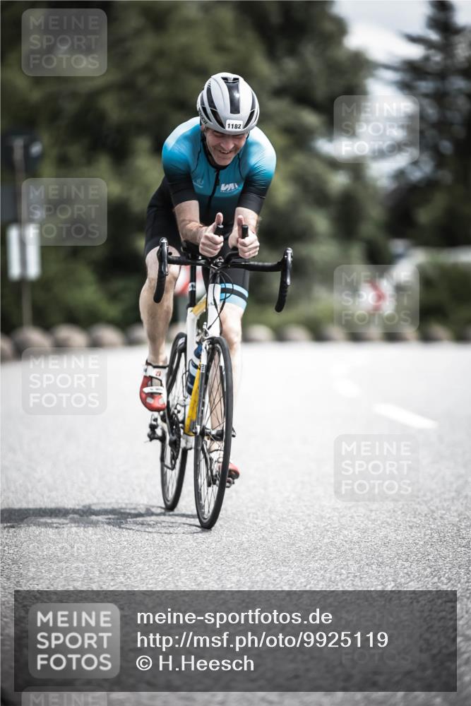 21.06.2026 - 29. Vierlanden-Triathlon H.Heesch http://msf.ph/oto/9925119 21.06.2026 13:37:47 Radfahren 11, 1182 meine-sportfotos.de