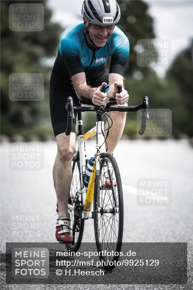 21.06.2026 - 29. Vierlanden-Triathlon H.Heesch http://msf.ph/oto/9925129 21.06.2026 13:37:48 Radfahren 1182 meine-sportfotos.de
