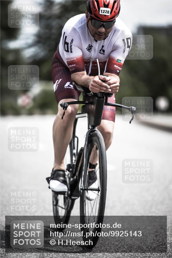 21.06.2026 - 29. Vierlanden-Triathlon H.Heesch http://msf.ph/oto/9925143 21.06.2026 13:38:07 Radfahren 1228 meine-sportfotos.de