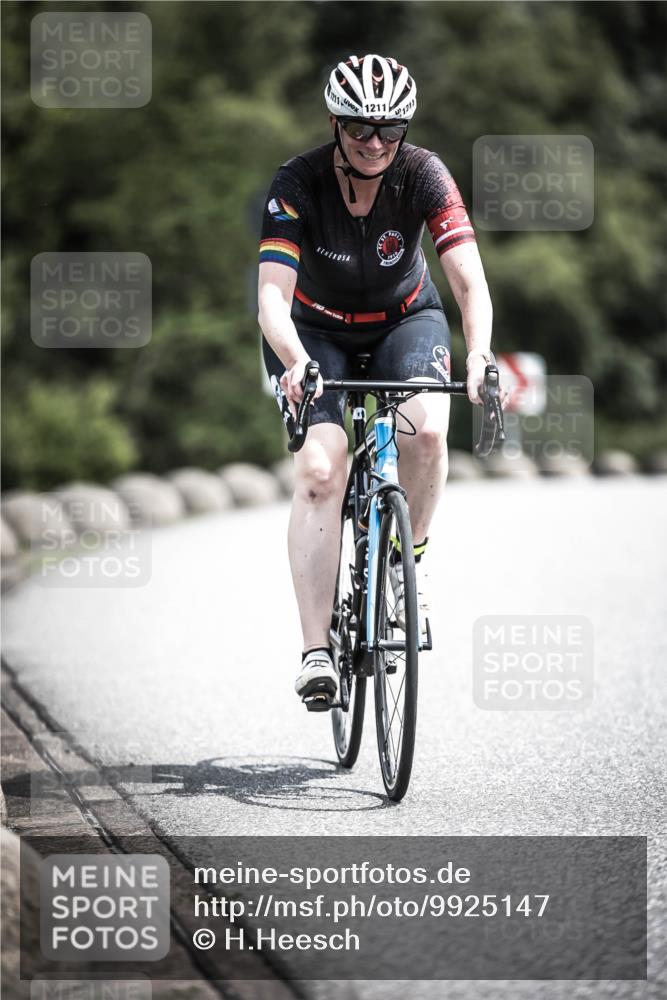 21.06.2026 - 29. Vierlanden-Triathlon H.Heesch http://msf.ph/oto/9925147 21.06.2026 13:39:15 Radfahren 1211, 1211, 1211 meine-sportfotos.de