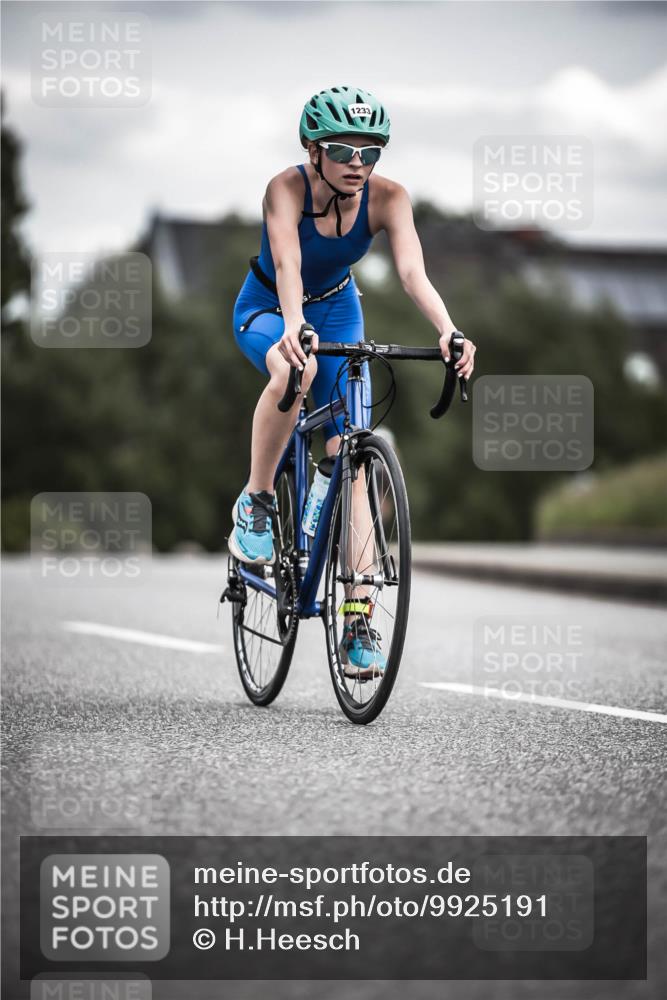 21.06.2026 - 29. Vierlanden-Triathlon H.Heesch http://msf.ph/oto/9925191 21.06.2026 14:42:53 Radfahren 1233 meine-sportfotos.de