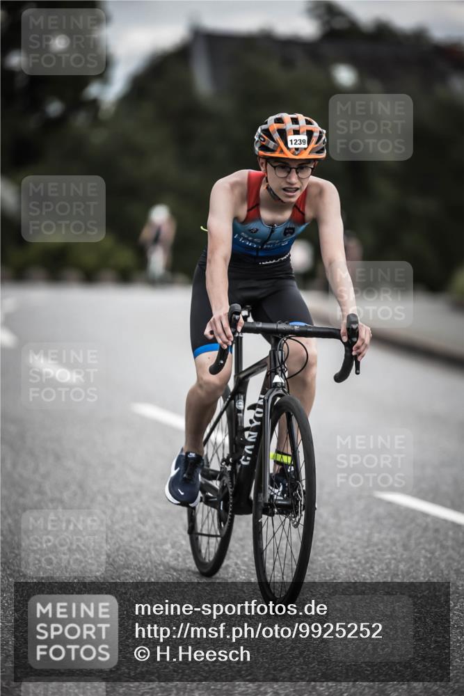 21.06.2026 - 29. Vierlanden-Triathlon H.Heesch http://msf.ph/oto/9925252 21.06.2026 14:43:18 Radfahren 1239 meine-sportfotos.de