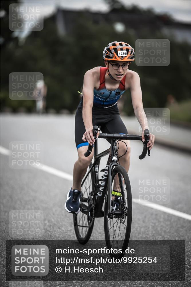 21.06.2026 - 29. Vierlanden-Triathlon H.Heesch http://msf.ph/oto/9925254 21.06.2026 14:43:18 Radfahren 1239 meine-sportfotos.de