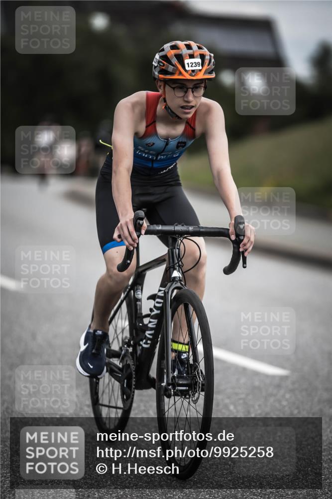 21.06.2026 - 29. Vierlanden-Triathlon H.Heesch http://msf.ph/oto/9925258 21.06.2026 14:43:18 Radfahren 1239 meine-sportfotos.de
