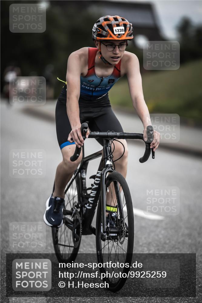 21.06.2026 - 29. Vierlanden-Triathlon H.Heesch http://msf.ph/oto/9925259 21.06.2026 14:43:18 Radfahren 1239 meine-sportfotos.de