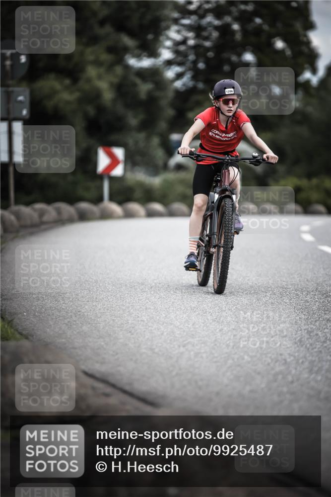 21.06.2026 - 29. Vierlanden-Triathlon H.Heesch http://msf.ph/oto/9925487 21.06.2026 14:45:09 Radfahren 1286, 11, 10, 20 meine-sportfotos.de