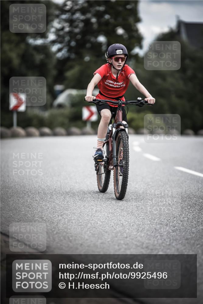 21.06.2026 - 29. Vierlanden-Triathlon H.Heesch http://msf.ph/oto/9925496 21.06.2026 14:45:10 Radfahren 1286, 10, 2015 meine-sportfotos.de