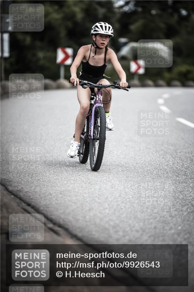 21.06.2026 - 29. Vierlanden-Triathlon H.Heesch http://msf.ph/oto/9926543 21.06.2026 14:58:15 Radfahren 1303 meine-sportfotos.de