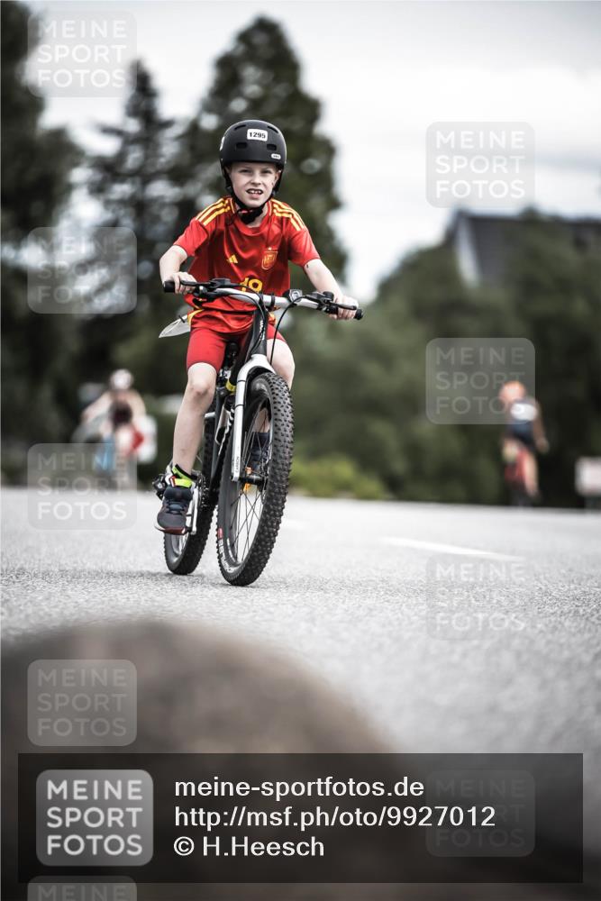 21.06.2026 - 29. Vierlanden-Triathlon H.Heesch http://msf.ph/oto/9927012 21.06.2026 15:00:40 Radfahren 1295 meine-sportfotos.de