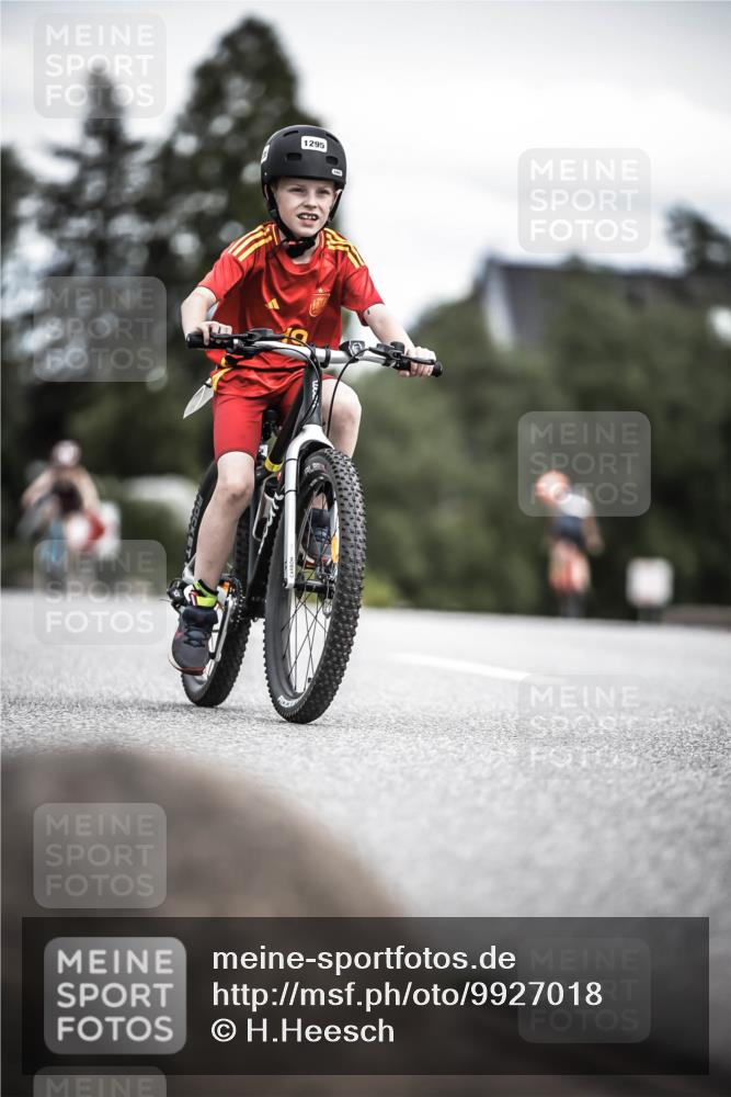 21.06.2026 - 29. Vierlanden-Triathlon H.Heesch http://msf.ph/oto/9927018 21.06.2026 15:00:40 Radfahren 1295 meine-sportfotos.de