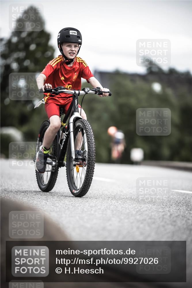 21.06.2026 - 29. Vierlanden-Triathlon H.Heesch http://msf.ph/oto/9927026 21.06.2026 15:00:40 Radfahren 1295 meine-sportfotos.de