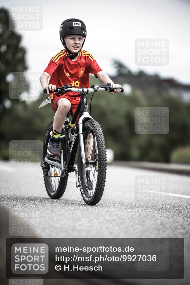 21.06.2026 - 29. Vierlanden-Triathlon H.Heesch http://msf.ph/oto/9927036 21.06.2026 15:00:40 Radfahren 1295 meine-sportfotos.de