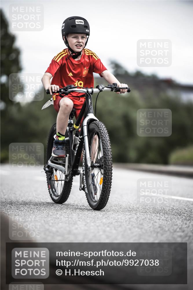 21.06.2026 - 29. Vierlanden-Triathlon H.Heesch http://msf.ph/oto/9927038 21.06.2026 15:00:40 Radfahren 1295 meine-sportfotos.de