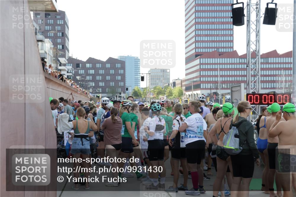 09.08.2026 - GEWOBA Citytriathlon Bremen Yannick Fuchs http://msf.ph/oto/9931430 09.08.2026 09:57:21 Schwimmen  meine-sportfotos.de