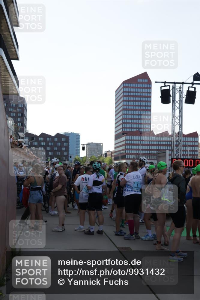 09.08.2026 - GEWOBA Citytriathlon Bremen Yannick Fuchs http://msf.ph/oto/9931432 09.08.2026 09:57:34 Schwimmen  meine-sportfotos.de