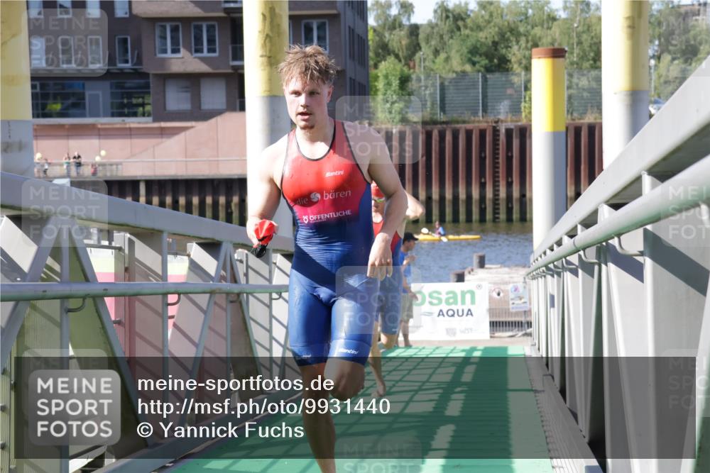 09.08.2026 - GEWOBA Citytriathlon Bremen Yannick Fuchs http://msf.ph/oto/9931440 09.08.2026 10:09:42 Schwimmen 285, 306 meine-sportfotos.de