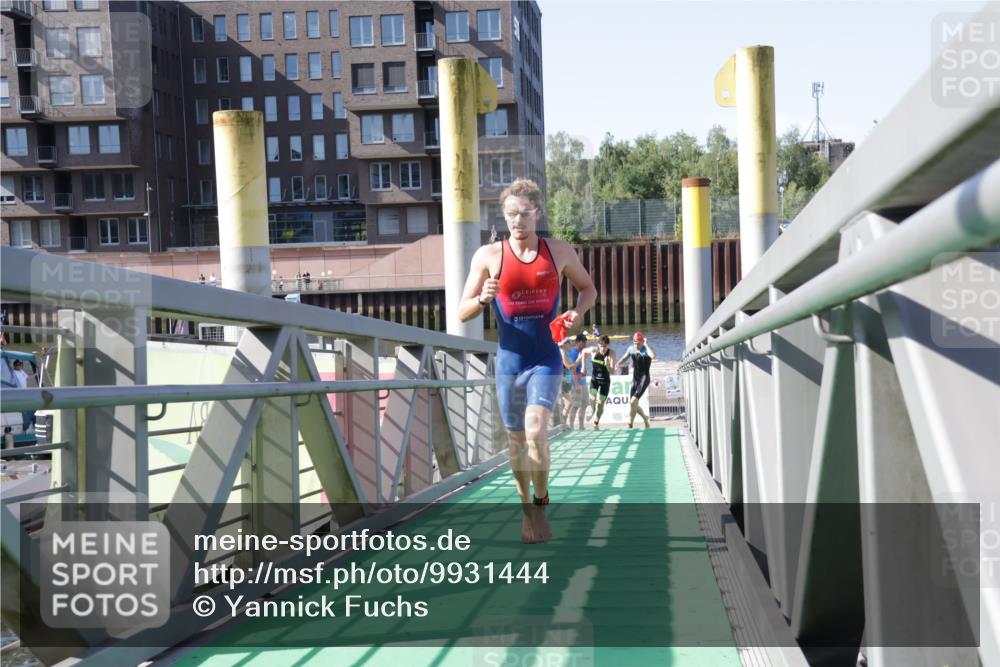 09.08.2026 - GEWOBA Citytriathlon Bremen Yannick Fuchs http://msf.ph/oto/9931444 09.08.2026 10:09:43 Schwimmen 285, 306 meine-sportfotos.de