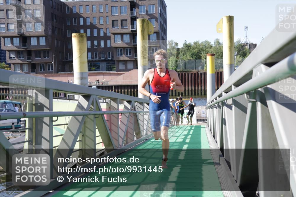 09.08.2026 - GEWOBA Citytriathlon Bremen Yannick Fuchs http://msf.ph/oto/9931445 09.08.2026 10:09:43 Schwimmen 285, 306 meine-sportfotos.de